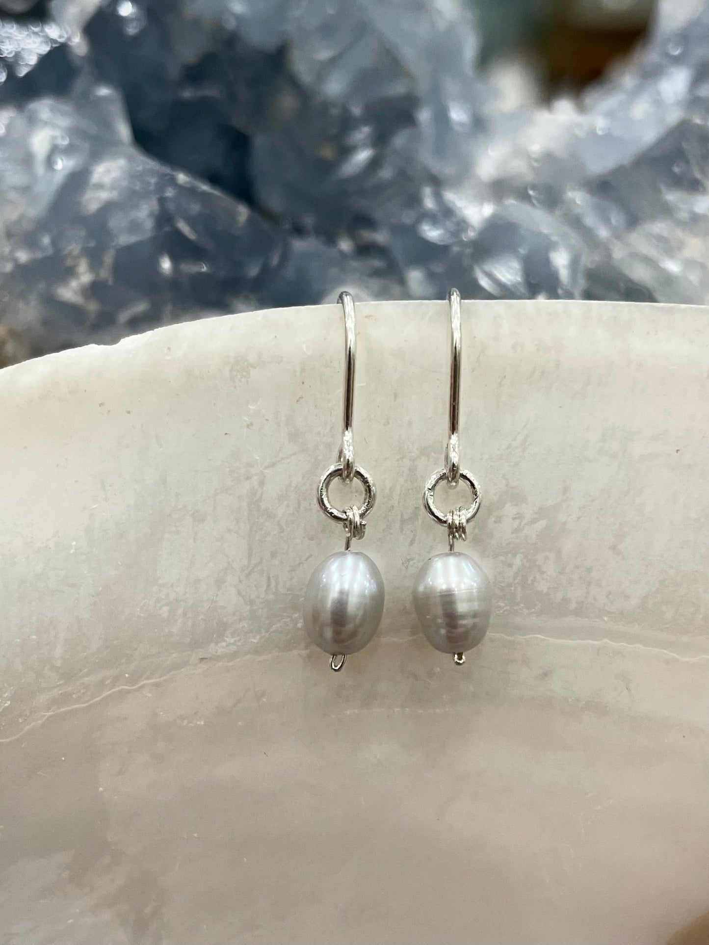 Pendientes mini gancho con piedras preciosas