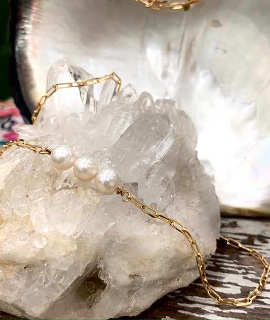 Ella pearl necklace, pearl gold chain necklace, pearl necklace in 14k gold fill on crystal