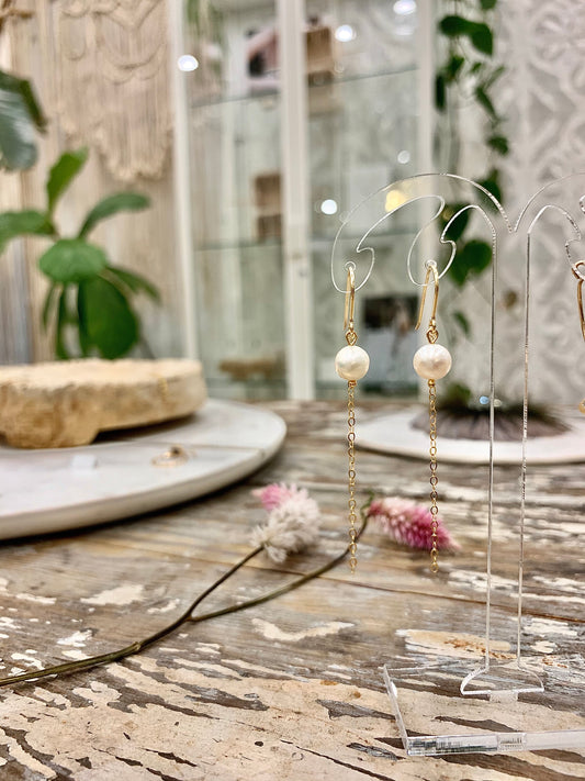 Pendientes colgantes Mirrie con perla de agua dulce